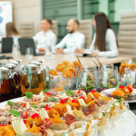 Atendimento ao cliente no setor de A&B: guia completo para o sucesso