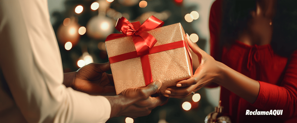 Vai comprar presente de Natal online? O Reclame AQUI conta como evitar atrasos na entrega